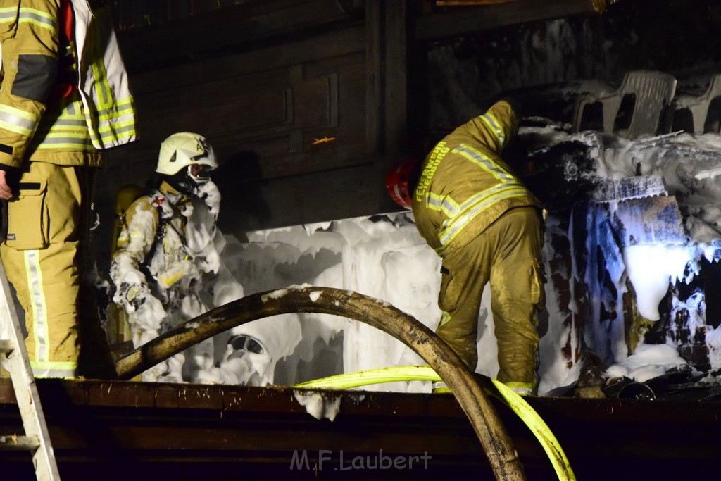 Grossfeuer Einfamilienhaus Siegburg Muehlengrabenstr P0382.JPG - Miklos Laubert